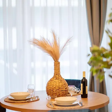 Apartman Ravsea Luxury In Odyssey Spa&pool-parking