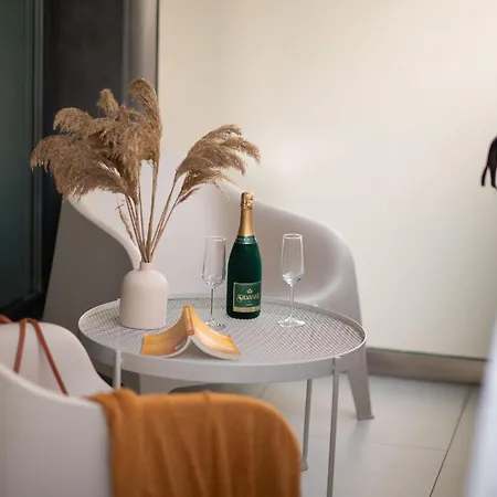 Apartman Ravsea Luxury In Odyssey Spa&pool-parking